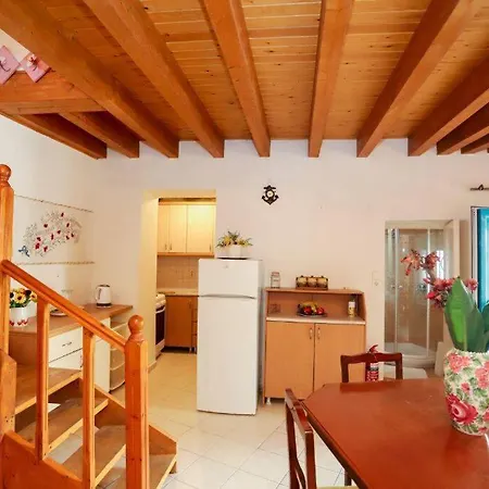 Almina Apartment Apartamento